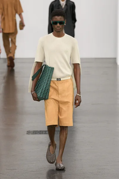 Look 46